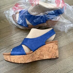 NWT Clarks Caslynn Lizzie Wedge Sandal Blue Size 8.5